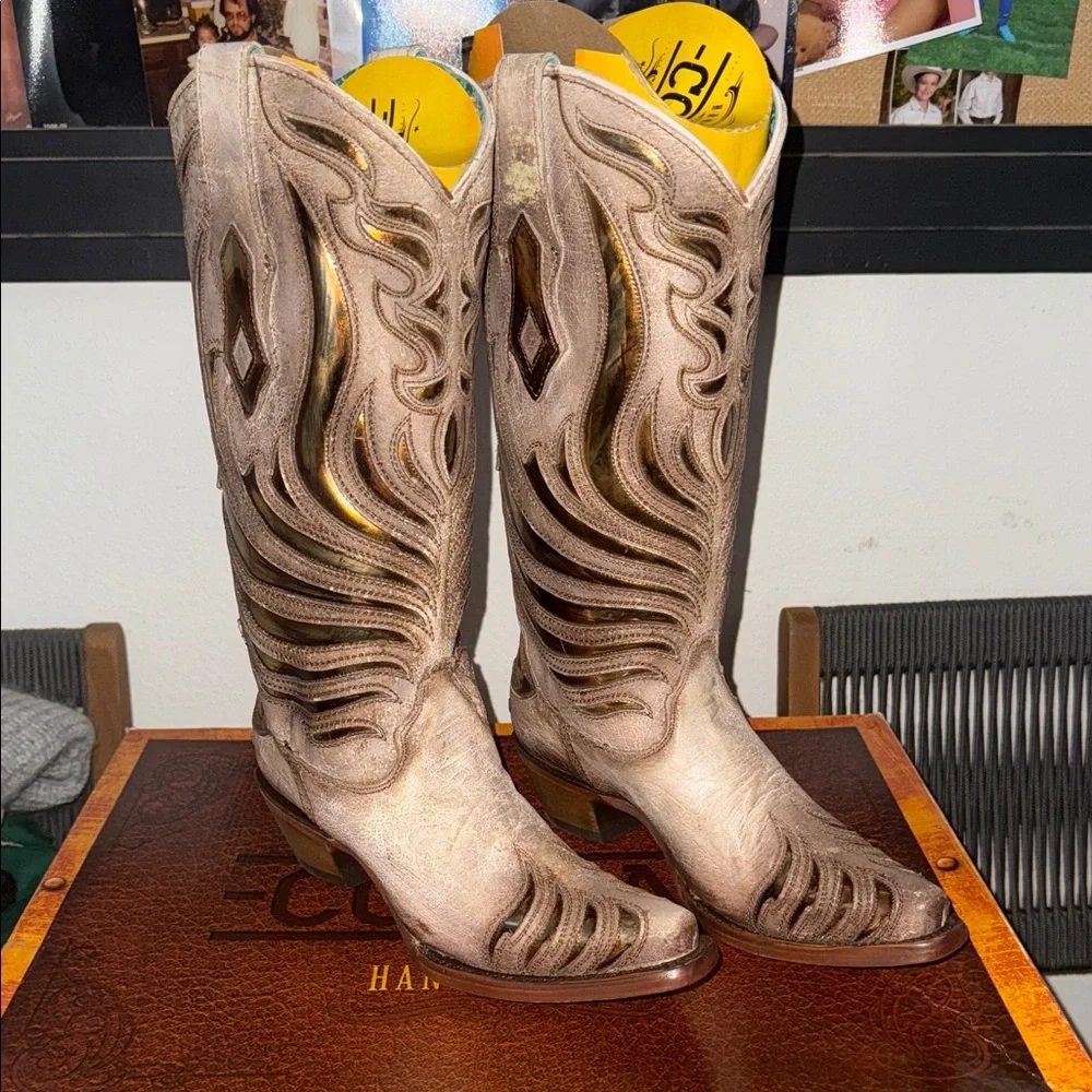 Corral Gold and Tan Western Boots - Picture 4 of 11